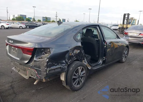 2023 Kia Forte Lxs z USA, uszkodzony, nr VIN 3KPF24AD1PE518911